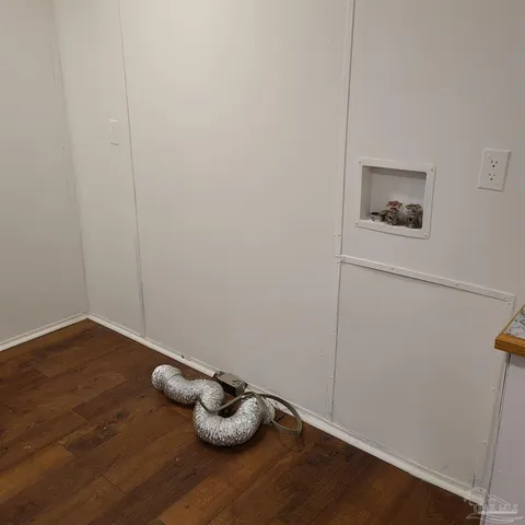 $1,195 | 1111 Mills Avenue, Pensacola, FL 32507