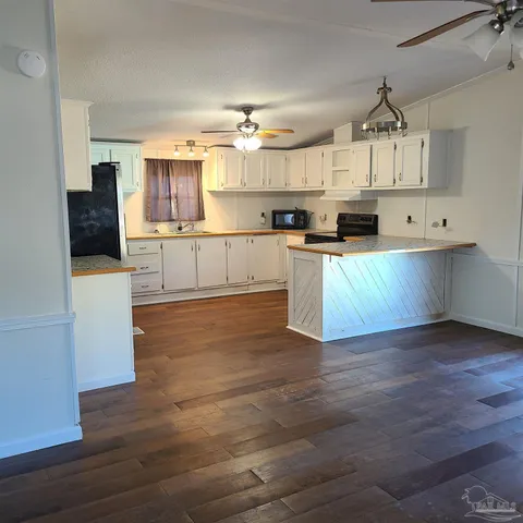 $1,195 | 1111 Mills Avenue, Pensacola, FL 32507