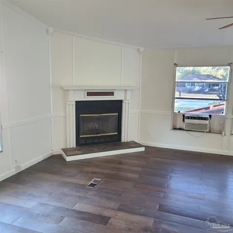 $1,195 | 1111 Mills Avenue, Pensacola, FL 32507