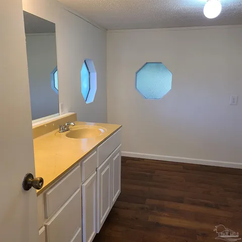 $1,195 | 1111 Mills Avenue, Pensacola, FL 32507