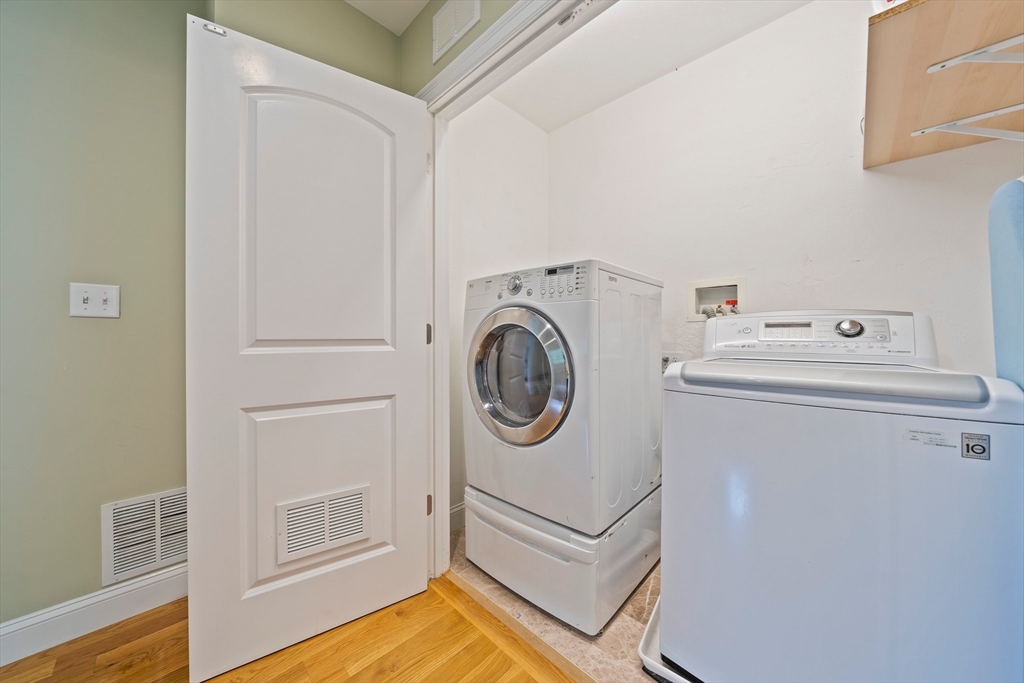 92 Clinton Road Weymouth, MA 02189 - Photo 16 of 29 Gallery Image 16