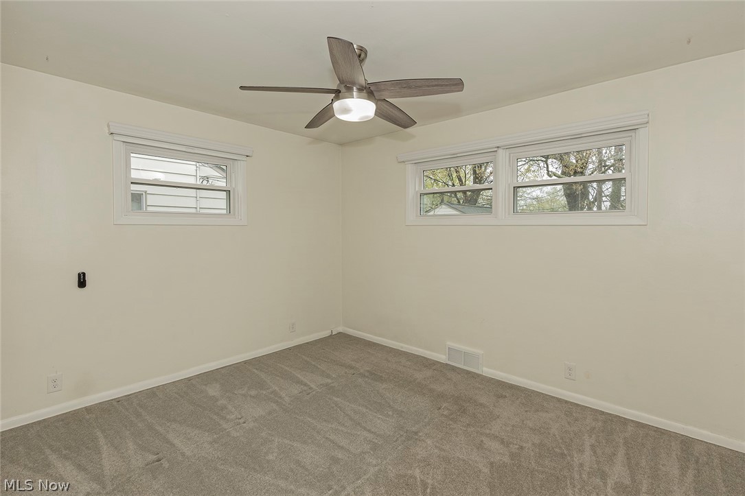 5659 Cherokee Road Cleveland, OH 44124 - Photo 15 of 35