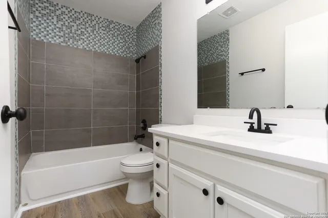 $1,695 | 5146 Tom Stafford Drive, Kirby, TX 78219