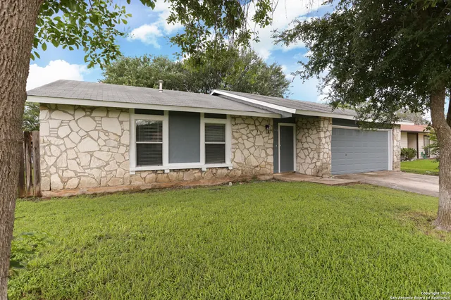 $1,695 | 5146 Tom Stafford Drive, Kirby, TX 78219