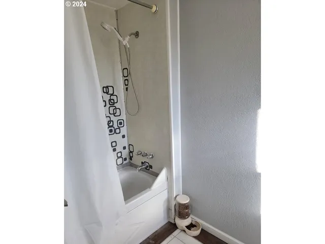 a view of workspace with windows