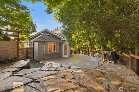 $1,795,000 | 520 2nd Avenue South, Kirkland, WA 98033