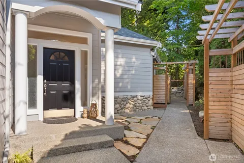 $1,795,000 | 520 2nd Avenue South, Kirkland, WA 98033