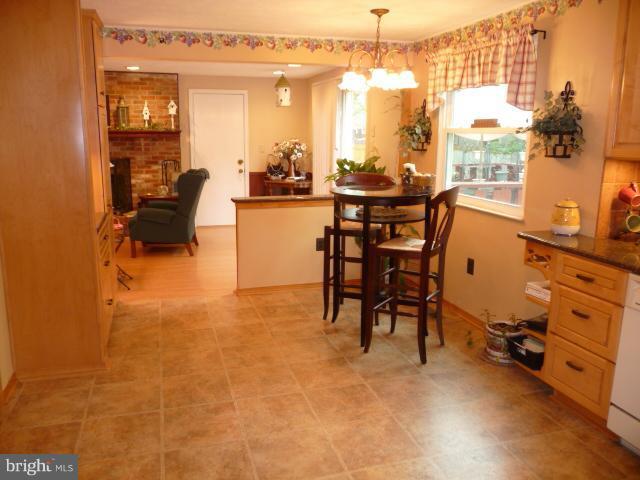 8210 Oakglen Road Manassas, VA 20110 - Photo 19 of 30 Kitchen (view from Dining Room)