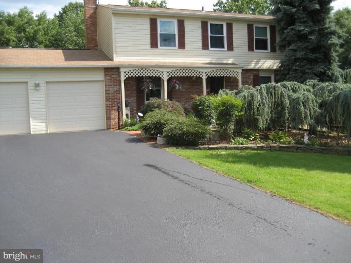 8210 Oakglen Road Manassas, VA 20110 - Photo 30 of 30 Exterior (Main)