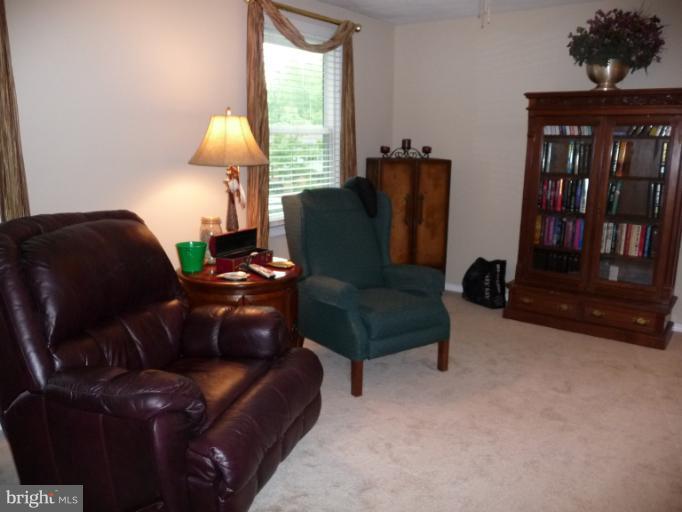8210 Oakglen Road Manassas, VA 20110 - Photo 4 of 30 Large 2nd Bedroom