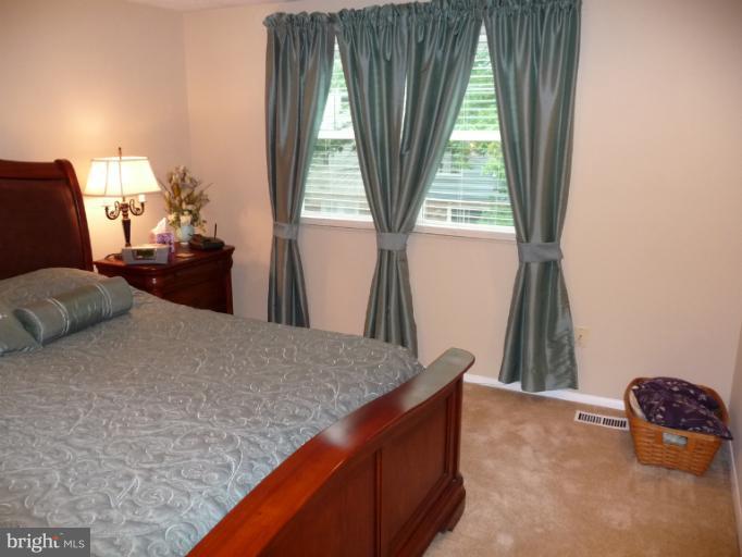 8210 Oakglen Road Manassas, VA 20110 - Photo 7 of 30 Bedroom (Master)