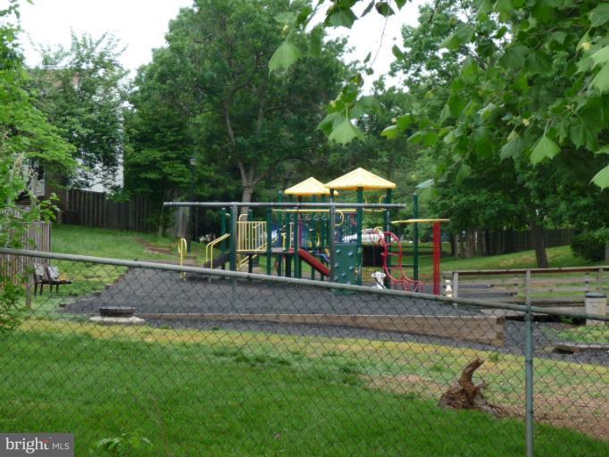 8210 Oakglen Road Manassas, VA 20110 - Photo 10 of 30 Neighboring Playground (viewed from Back Yard)