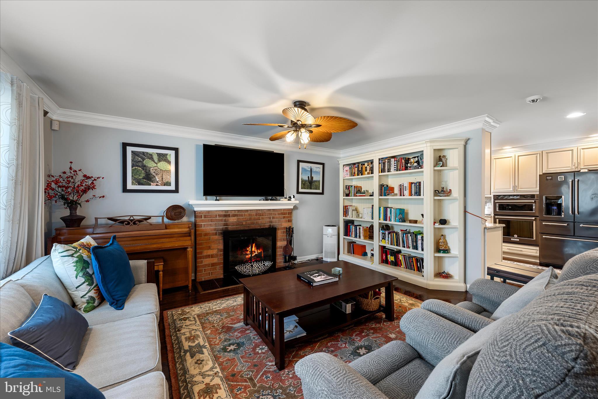 5211 Inverchapel Road Springfield, VA 22151 - Photo 12 of 64 Living Room