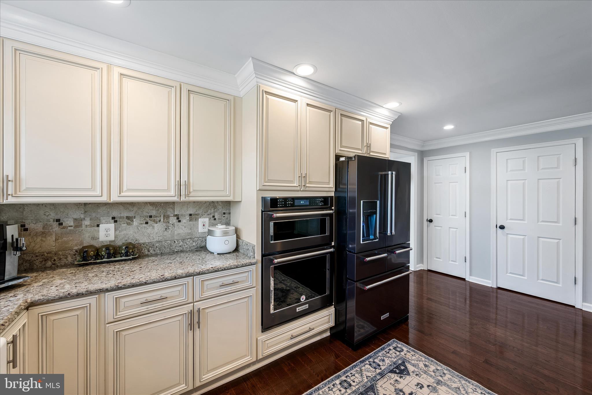 5211 Inverchapel Road Springfield, VA 22151 - Photo 17 of 64 Kitchen