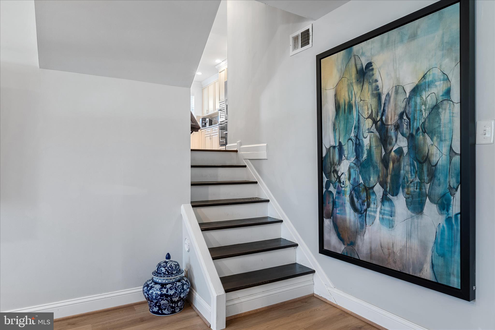 5211 Inverchapel Road Springfield, VA 22151 - Photo 35 of 64 Stairs