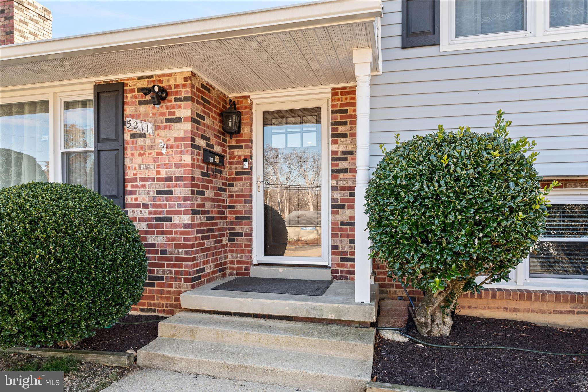 5211 Inverchapel Road Springfield, VA 22151 - Photo 10 of 64 Fornt Door