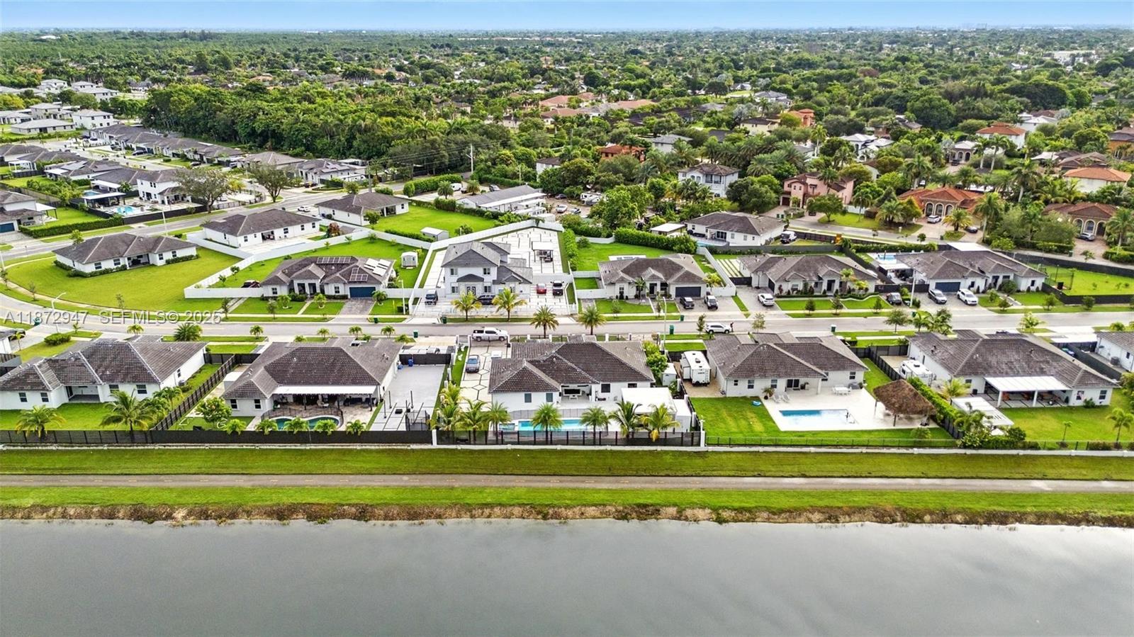 19302 Southwest 132nd Path Miami, FL 33177 - Photo 6 of 80