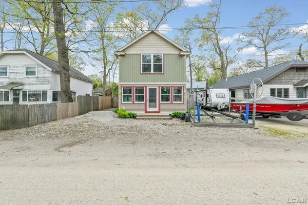 $260,000 | 2128 Glenwood Court, Brooklyn, MI 49230