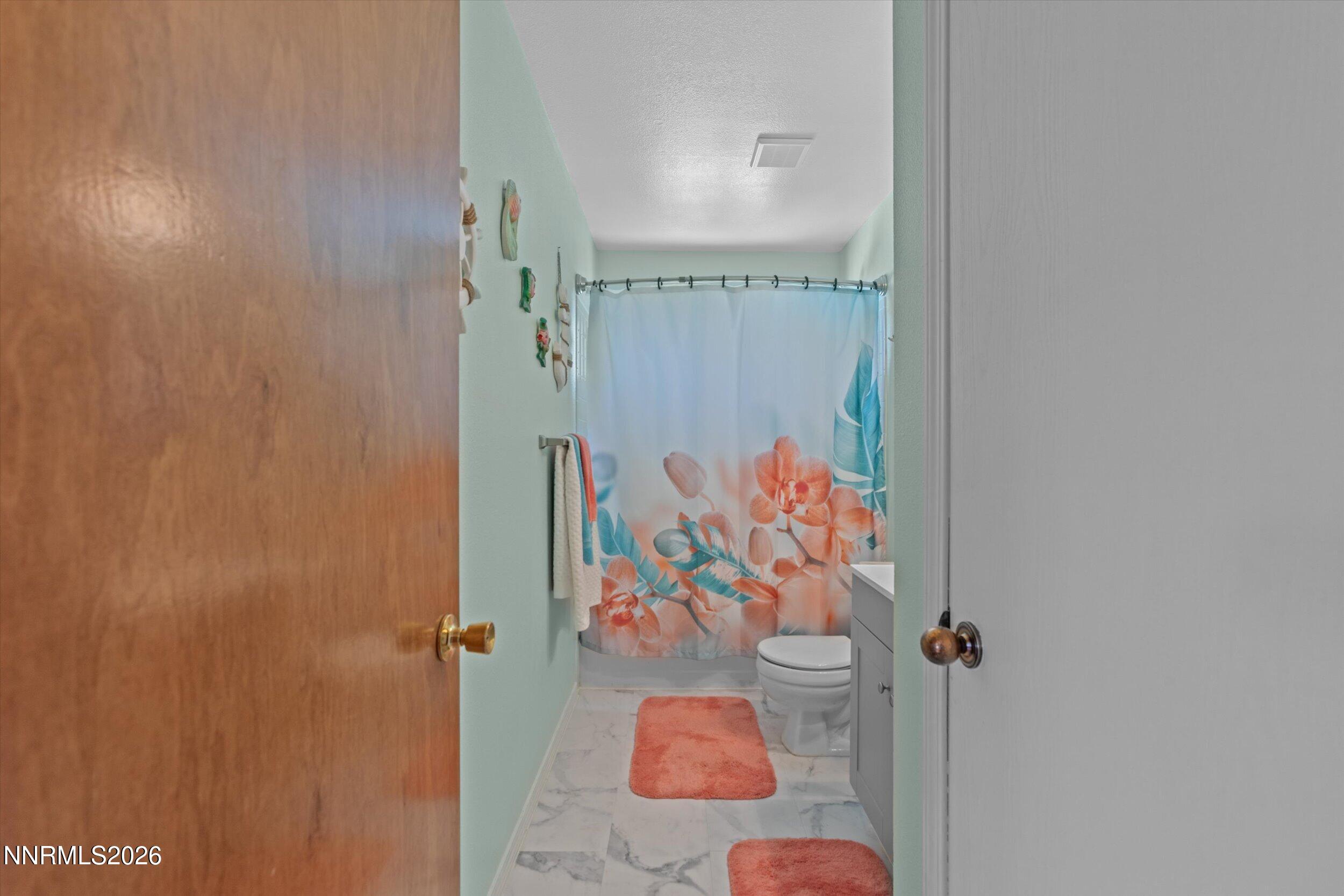 3940 Vireo Court Reno, NV 89508 - Photo 22 of 43 Bathroom