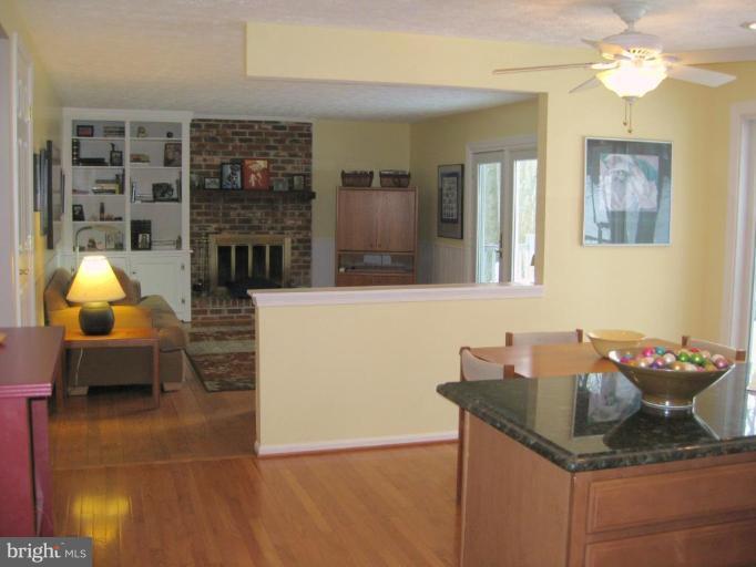 1962 Barton Hill Road Reston, VA 20191 - Photo 4 of 20 Kitchen/Family Room