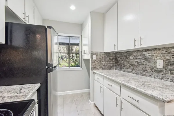 $184,000 | 11815 Vance Jackson Road, Unit 606, San Antonio, TX 78230