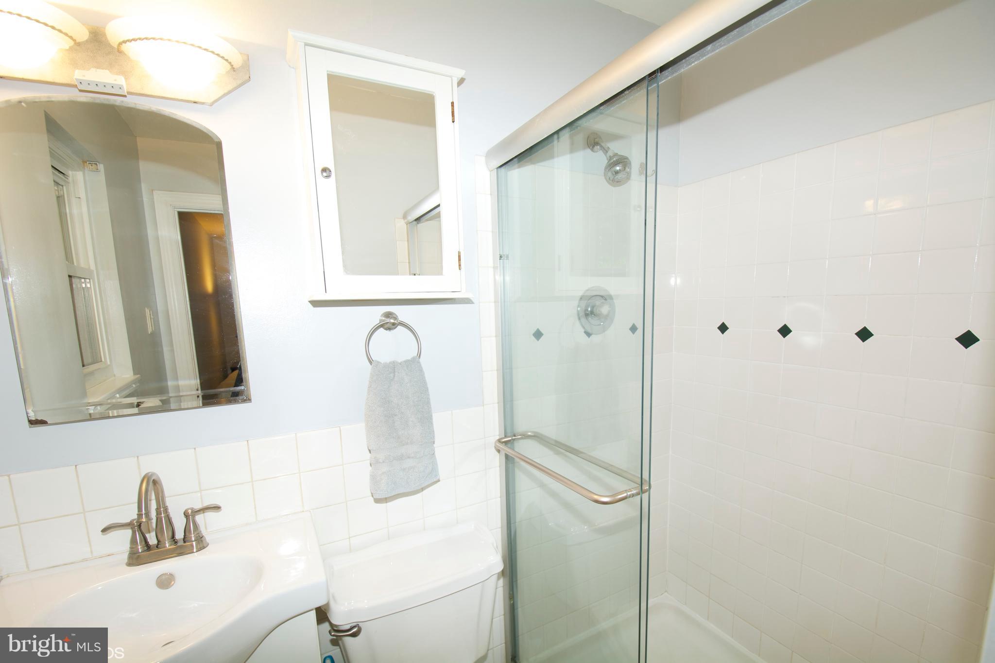 12910 Sturbridge Road Woodbridge, VA 22192 - Photo 14 of 26 Master Bath