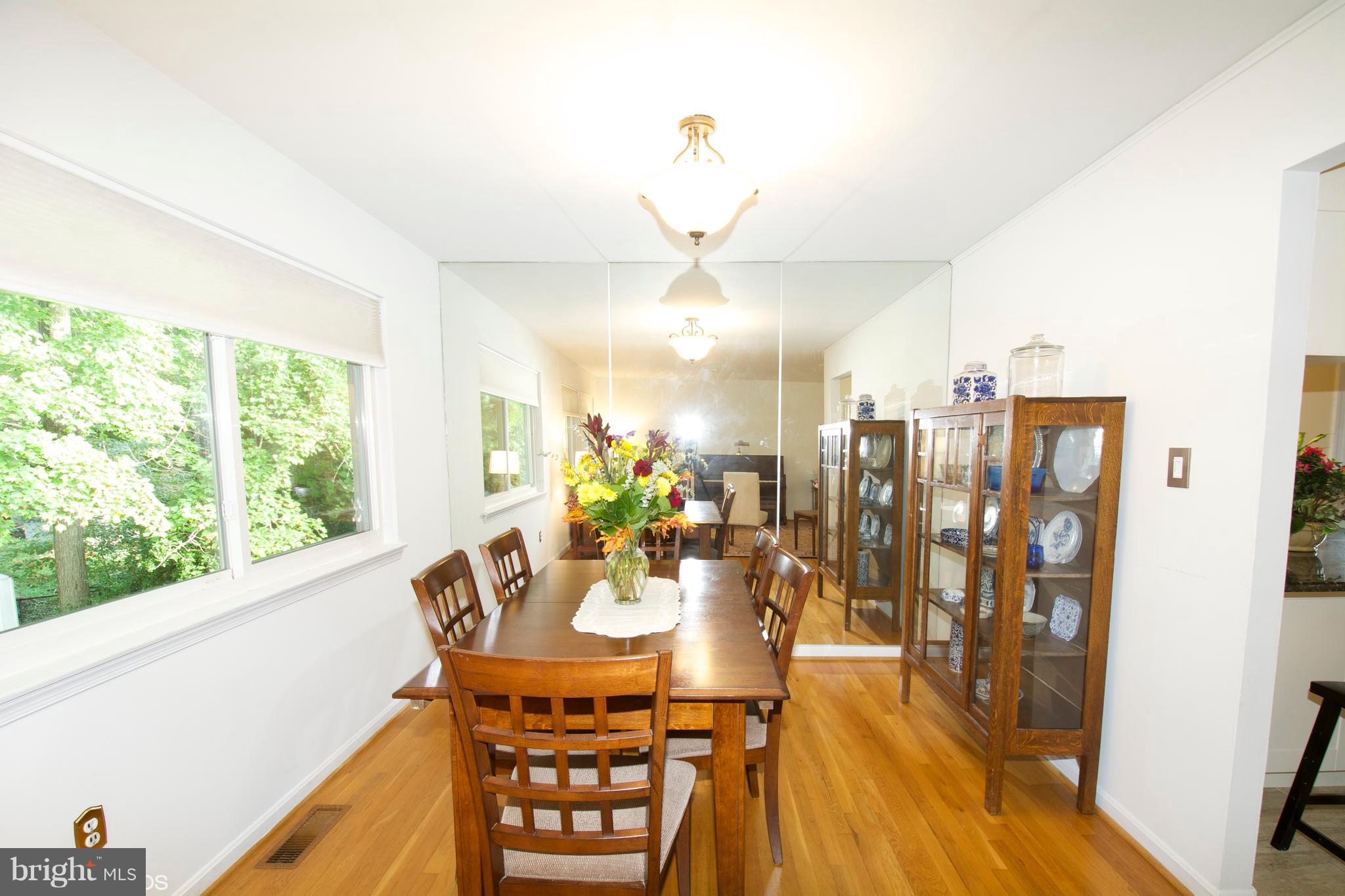 12910 Sturbridge Road Woodbridge, VA 22192 - Photo 10 of 26 Dining Room