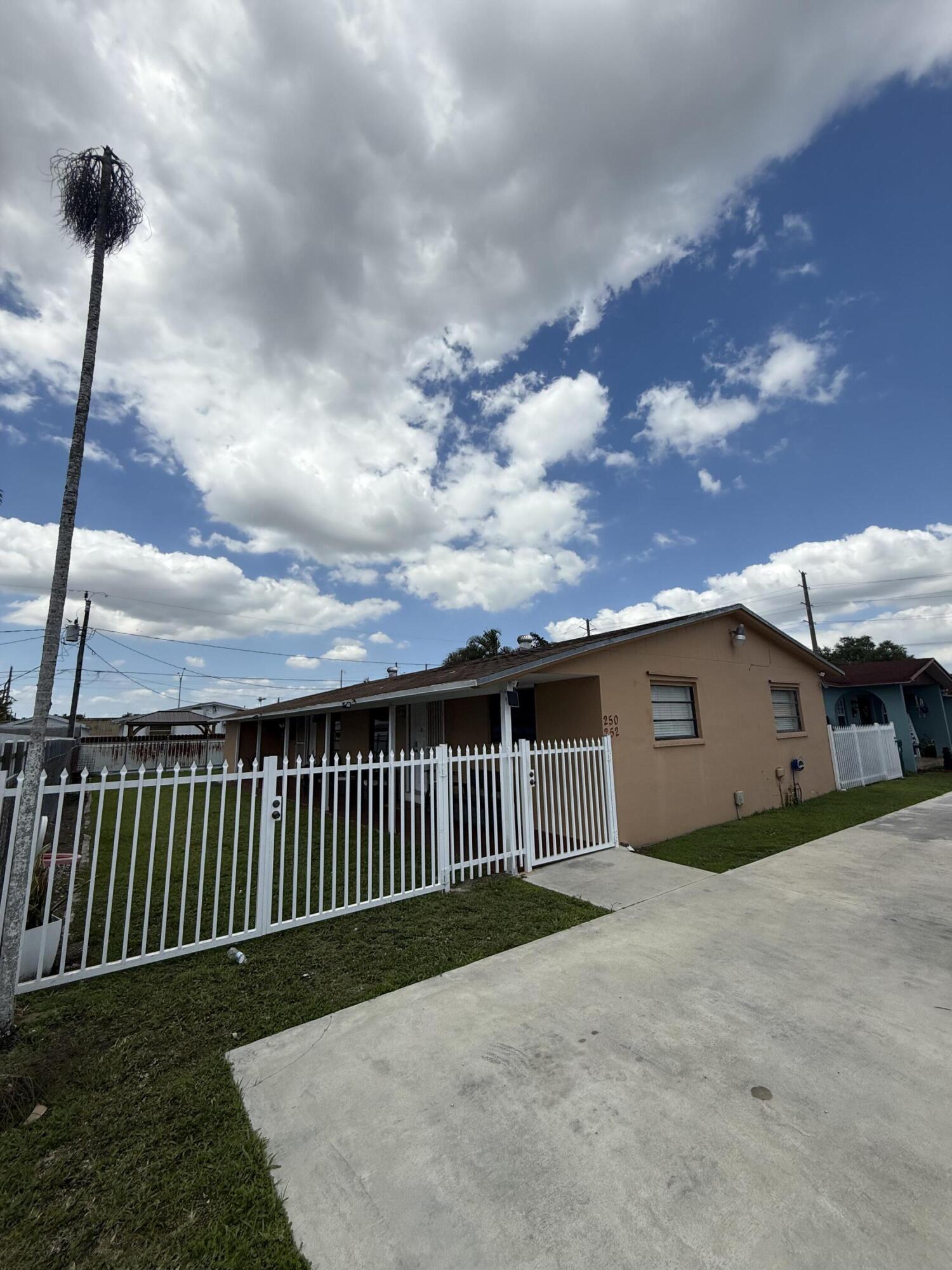 250 Southwest 76th Court Miami, FL 33144 - Photo 1 of 21 IMG_9209