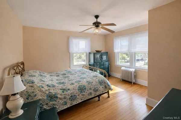 $759,999 | 60 Lloyd Avenue, Lynbrook, NY 11563