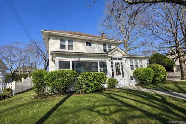 $759,999 | 60 Lloyd Avenue, Lynbrook, NY 11563