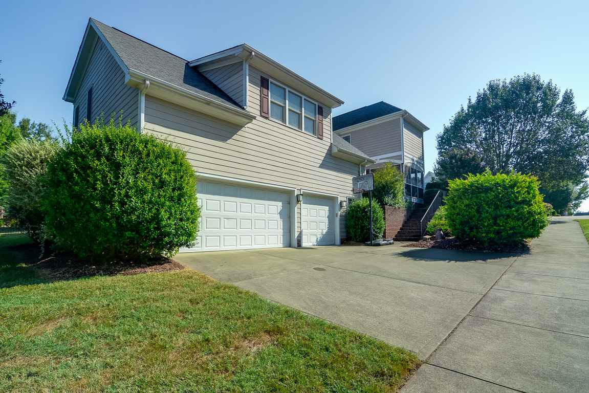 4601 Mentone Way Raleigh, NC 27612 - Photo 2 of 25 Garage