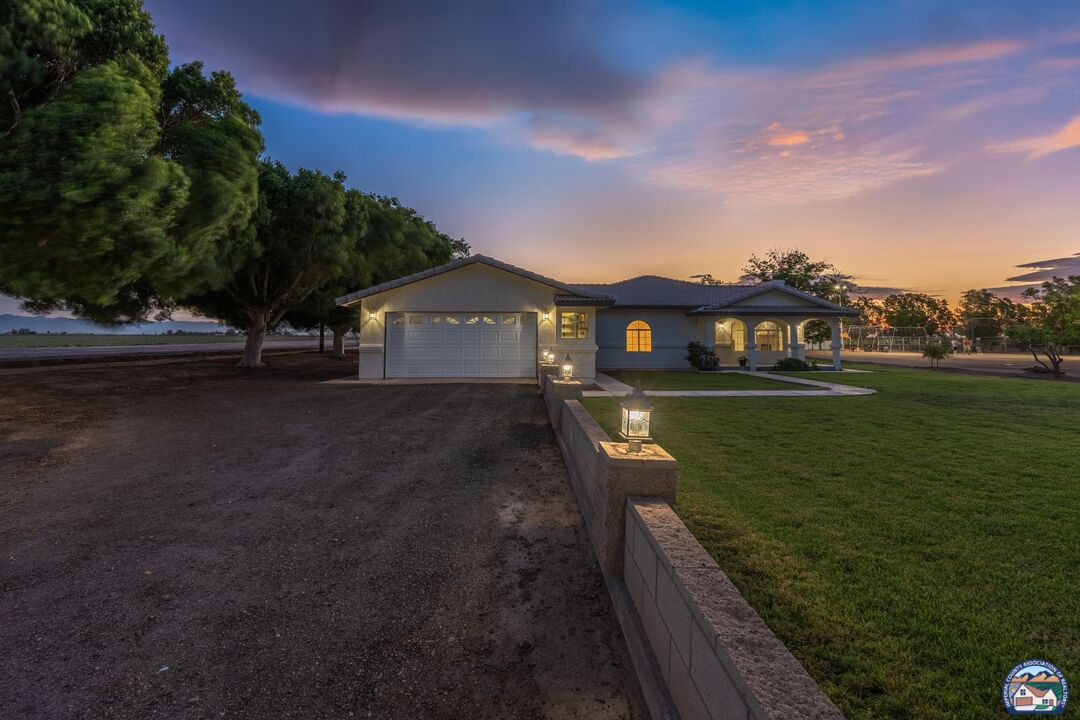 1955 Nichols Road El Centro, CA 92243 - Photo 9 of 71 Gallery Image 9