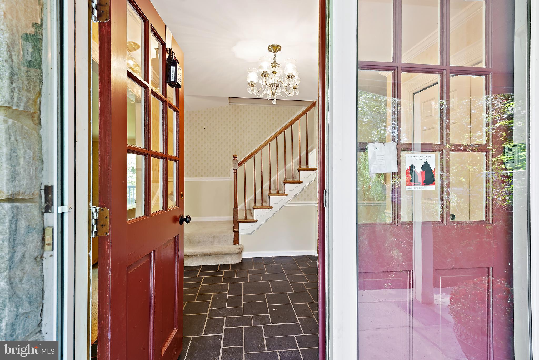 20005 Pinebark Way Brinklow, MD 20862 - Photo 5 of 50 Formal foyer