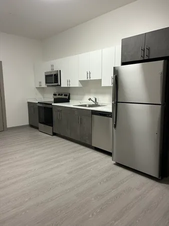 $2,350 | 626 Main Street, Unit 205, Dennis Port, MA 02639