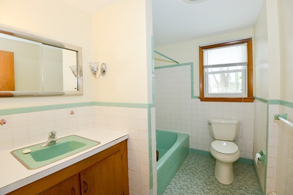 20 Pinewood Road Peabody, MA 01960 - Photo 16 of 23 Gallery Image 16
