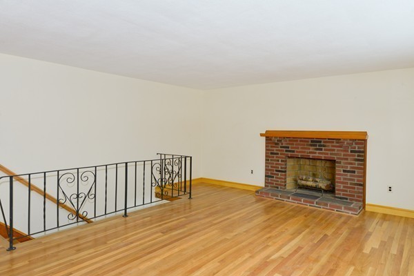 20 Pinewood Road Peabody, MA 01960 - Photo 4 of 23 Gallery Image 4