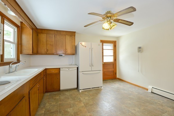 20 Pinewood Road Peabody, MA 01960 - Photo 9 of 23 Gallery Image 9