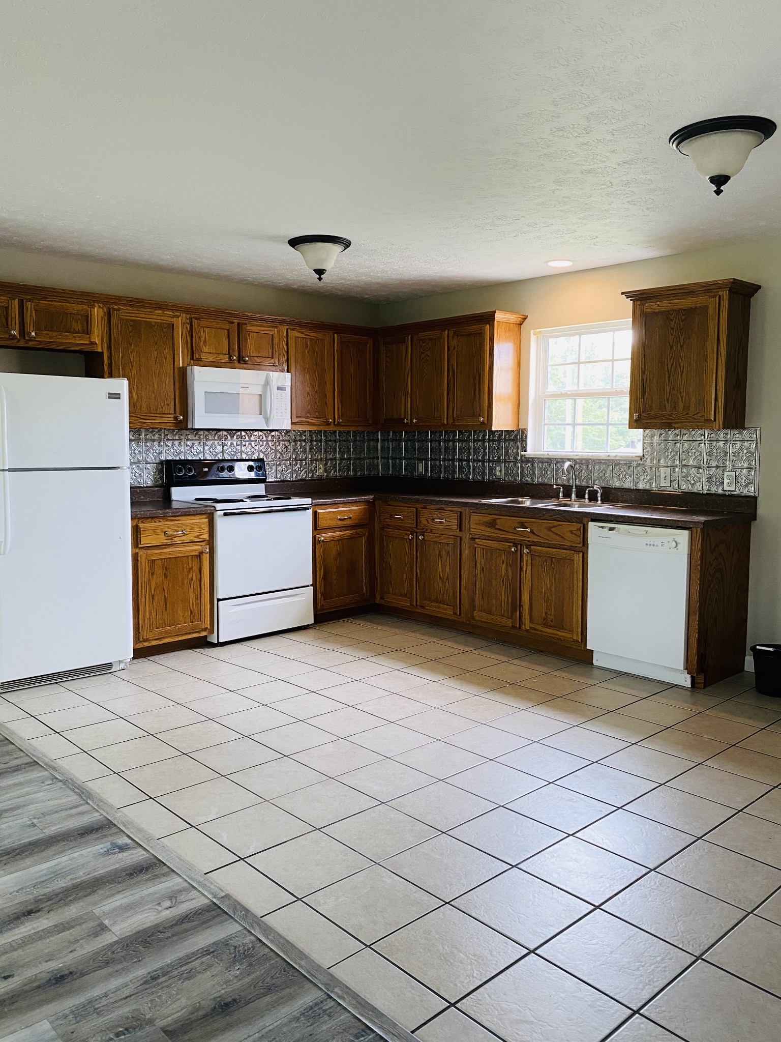 302 Galen Road Lafayette, TN 37083 - Photo 3 of 13 Gallery Image 3