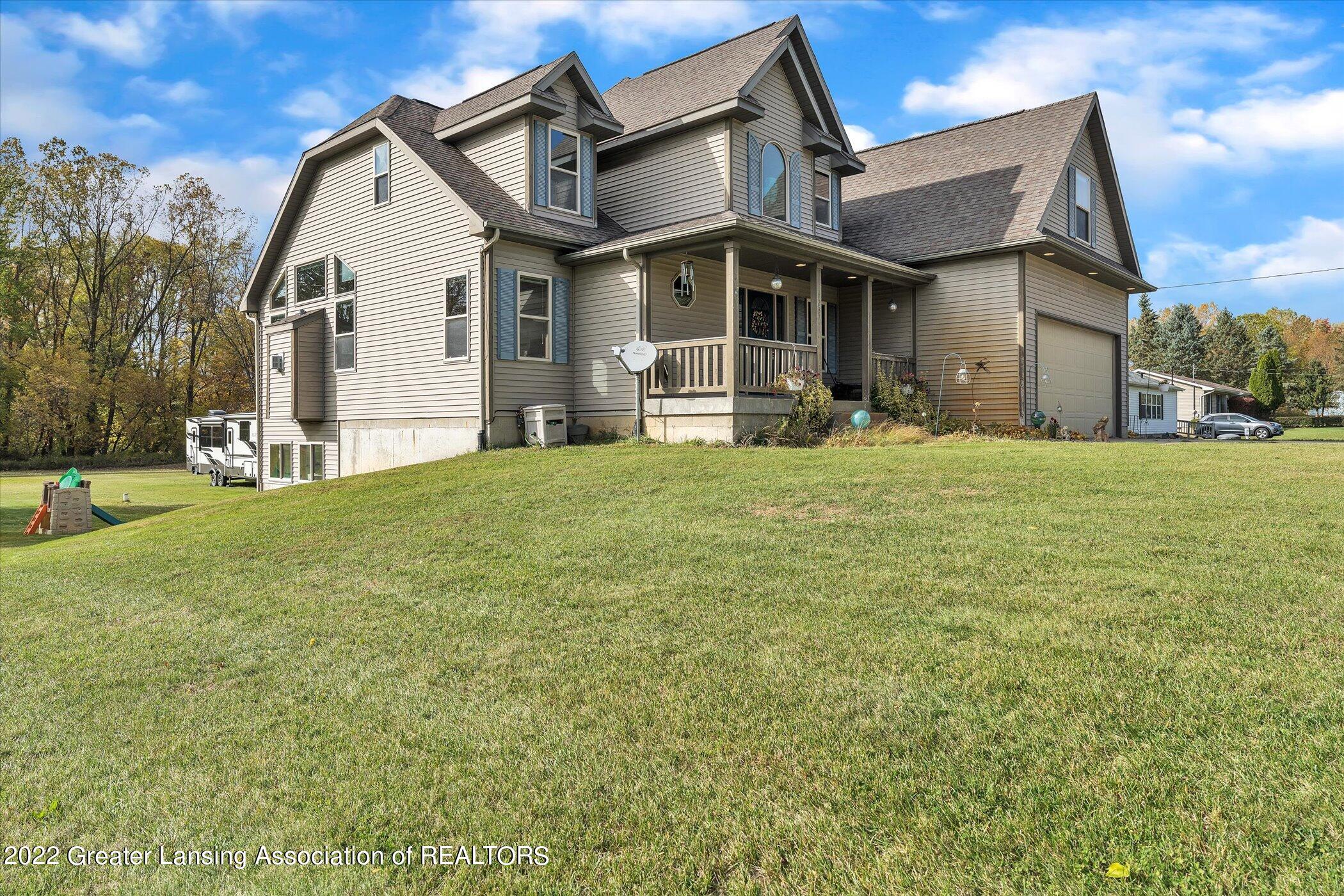 7237 Williams Road Lansing, MI 48911 - Photo 3 of 38 02-7237-Williams-Rd-WindowStill-Real-Est
