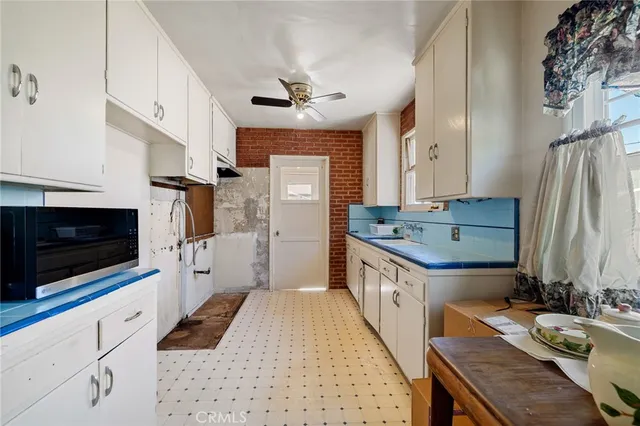 $799,999 | 17650 Welby Way, Lake Balboa, CA 91406