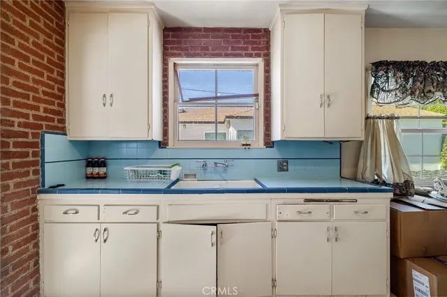 $799,999 | 17650 Welby Way, Lake Balboa, CA 91406