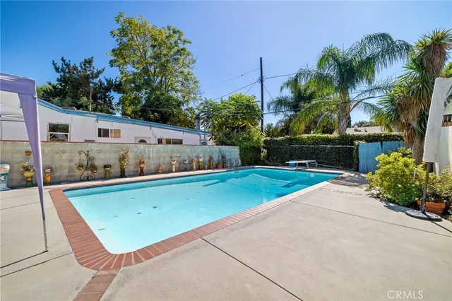 $799,999 | 17650 Welby Way, Lake Balboa, CA 91406