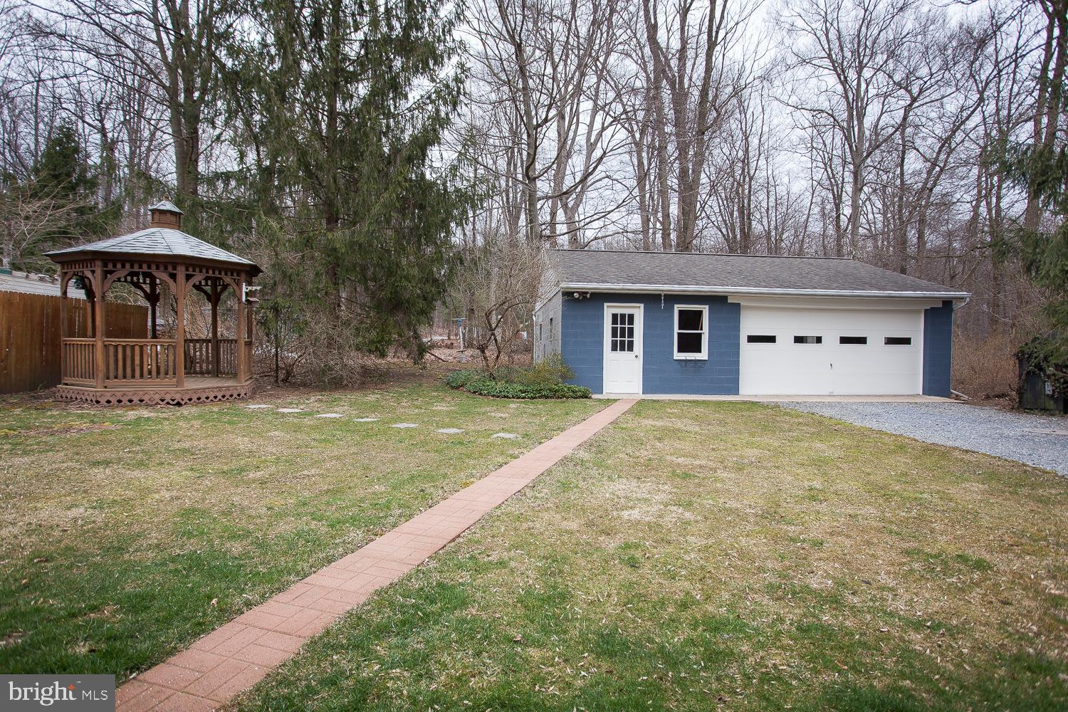 716 South Mount Pleasant Road Lebanon, PA 17042 - Photo 3 of 4 garage with workshop area