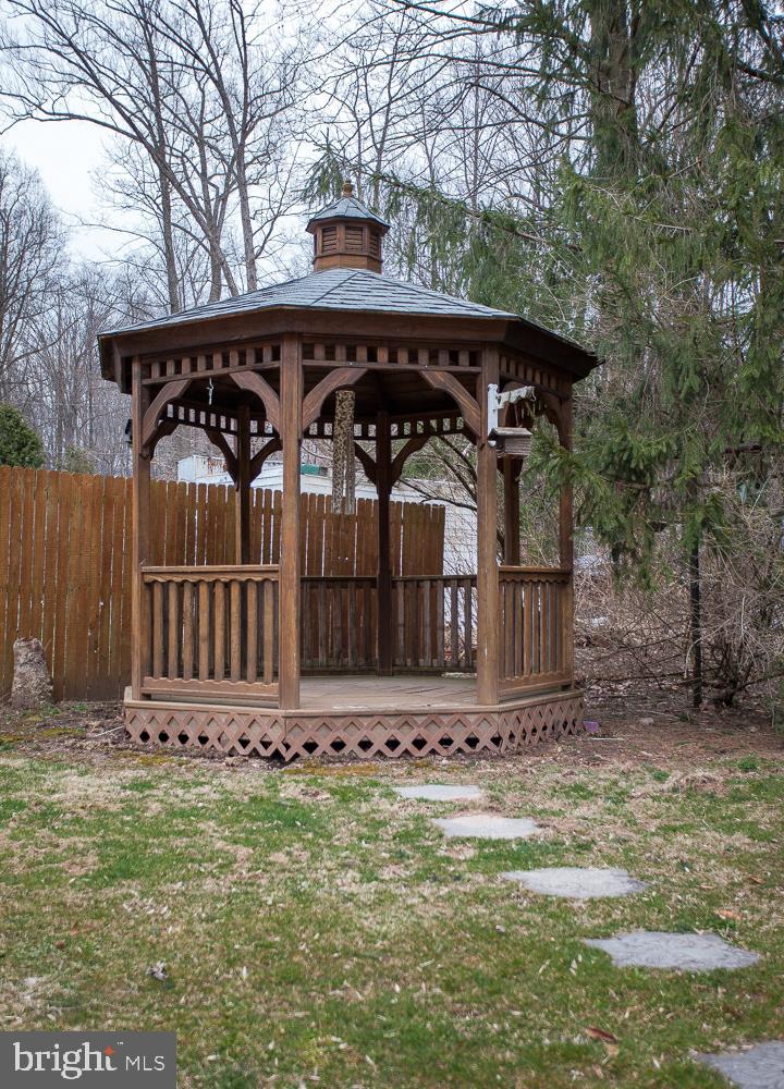 716 South Mount Pleasant Road Lebanon, PA 17042 - Photo 4 of 4 gazebo