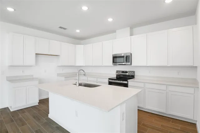 $349,950 | 1114 Olivine Avenue, Dundee, FL 33838