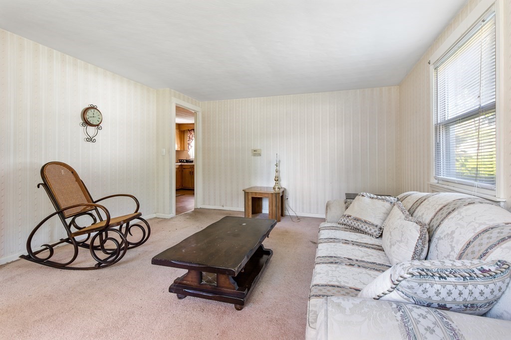 5 Stony Brook Road Springfield, MA 01118 - Photo 3 of 21 Gallery Image 3