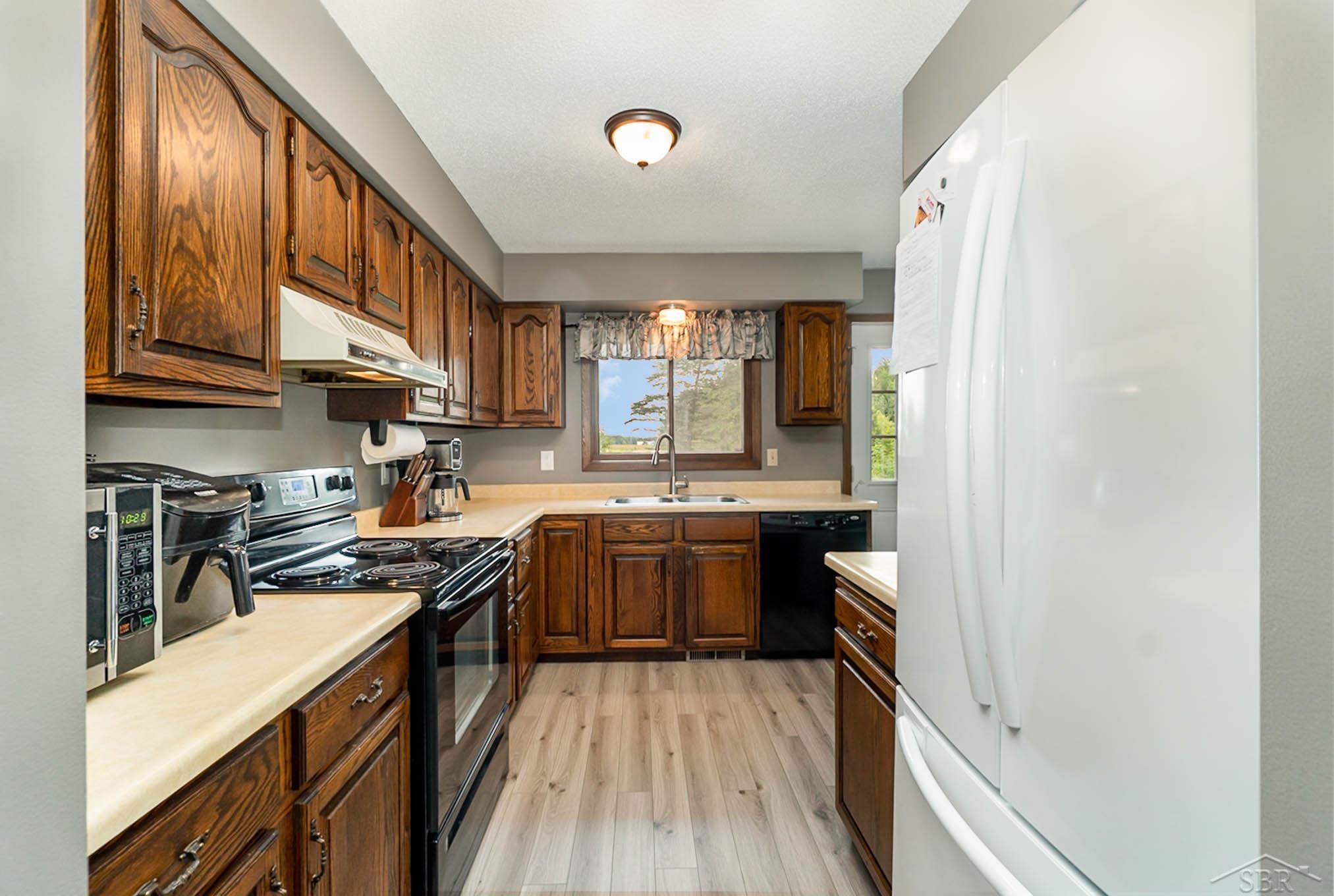 3807 Rogers Road Midland, MI 48642 - Photo 7 of 30 50090269-6.JPG