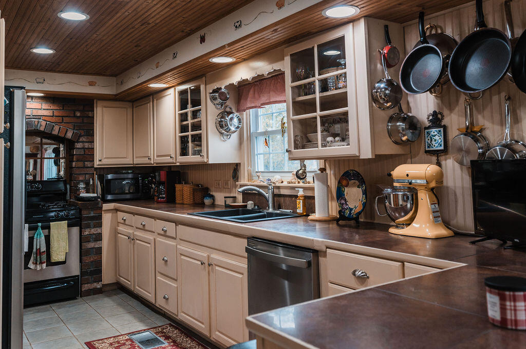 3 Matthews Avenue Bath, ME 04530 - Photo 2 of 59 Woodsong-Realty-Bath-Maine-4