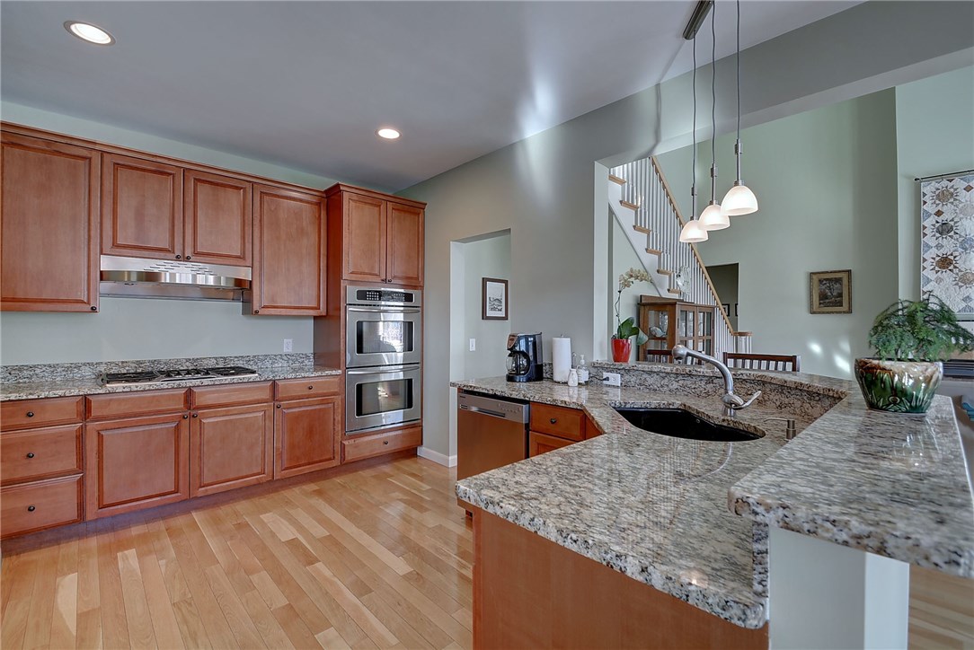 3 Meadow Ridge Road Westerly, RI 02891 - Photo 8 of 28