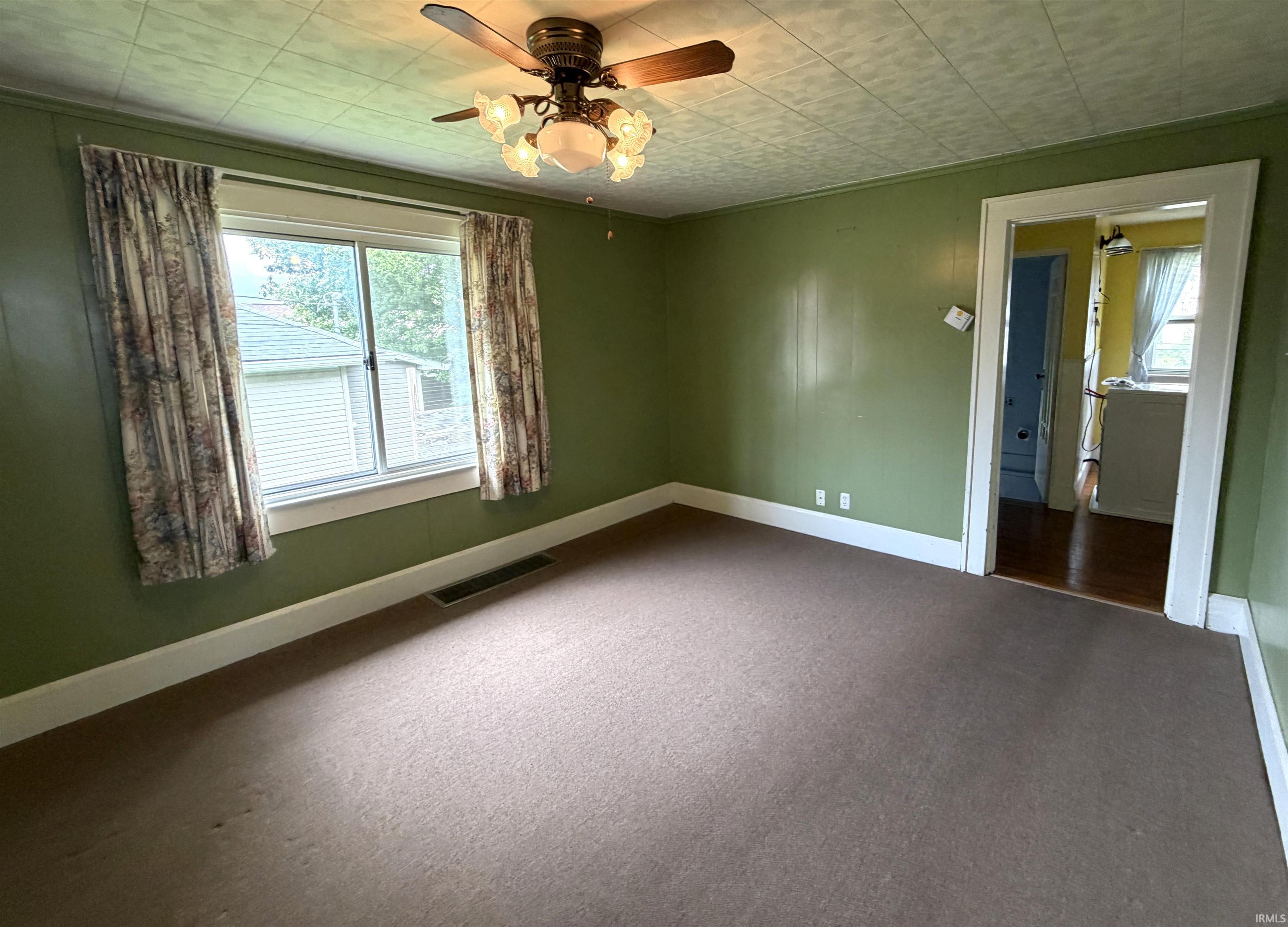 1917 7th Street Bedford, IN 47421 - Photo 5 of 24